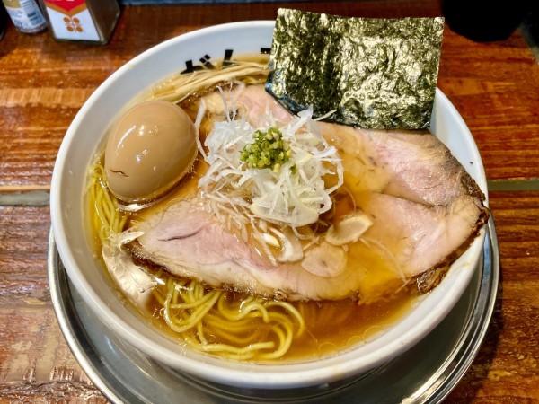 「正油（バラ）レベル４ 青唐プラス ＋ 味玉」@元祖一条流がんこラーメン たま館分店の写真