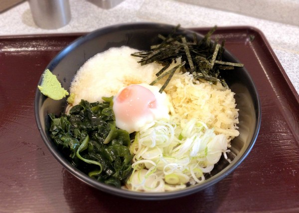 「冷しまかないそば(590円)」@そば処 かめや 新橋店の写真