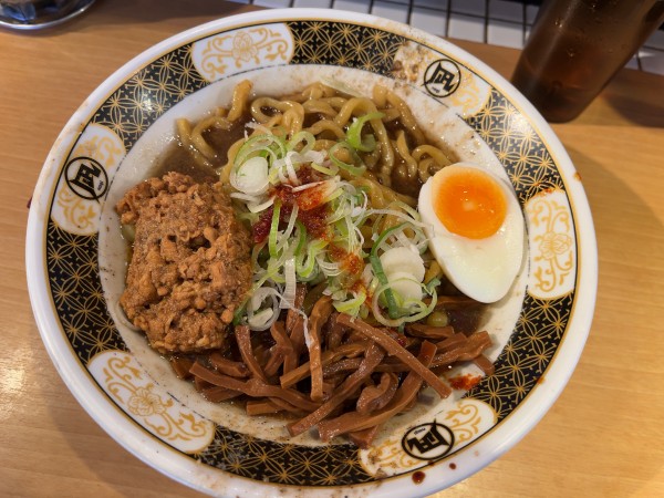 「油そば1100円」@すごい煮干ラーメン凪 新宿ゴールデン街店 別館の写真