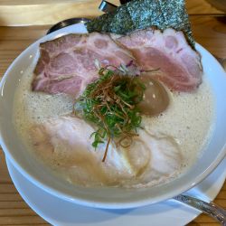 特製鶏白湯ラーメン