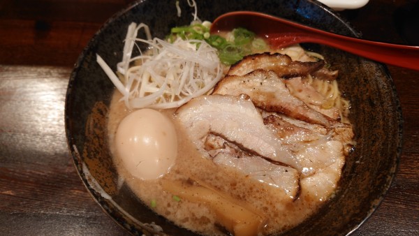「チャーシューメン　メンカタメ　味玉」@麺屋 悟空の写真