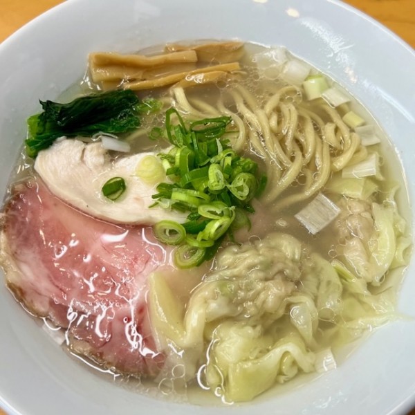「塩蕎麦（太麺）＋雲呑」@中華そば 喜富の写真