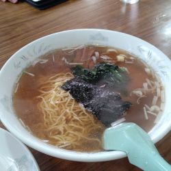 Bセット(ラーメンと半チャーハン、フルーツ)税込800円