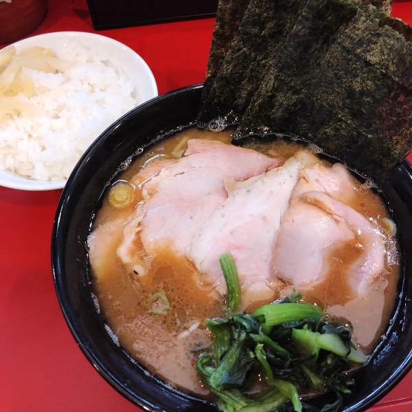 「チャーシューメン1000円、ライス小120円」@杉田家 千葉駅前店の写真