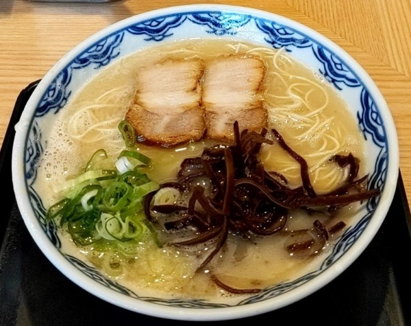 「博多ラーメン」@由○ 品川港南店の写真