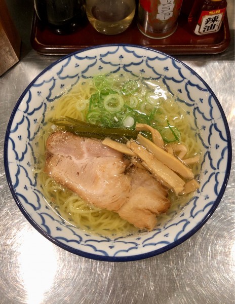 「塩らーめん(850)」@函館らーめん 醐りょうの写真