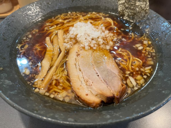 「しょうゆラーメン中盛り」@らーめん 作の写真