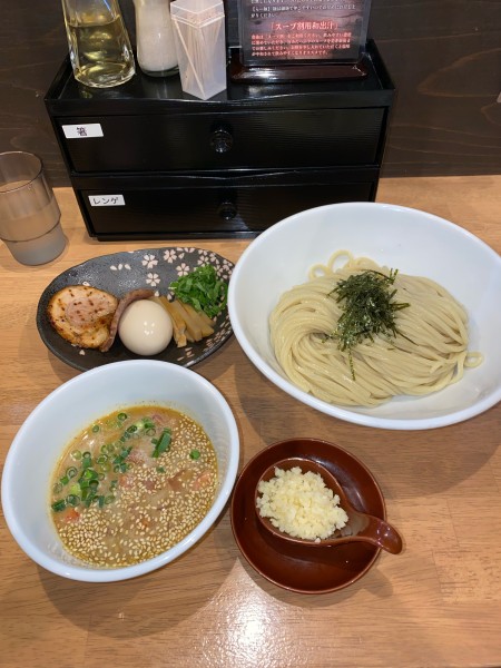 「冷製カレーつけ麺大盛煮玉子刻みにんにく¥1,220円(期間限定)」@麺処 湯咲の写真