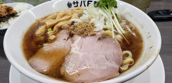 「サバ醤油ラーメン大盛」@サバ6製麺所 藤沢柄沢店の写真