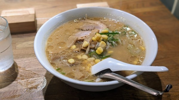 「味噌ラーメン+コーン(750円+150円)」@游亀亭の写真