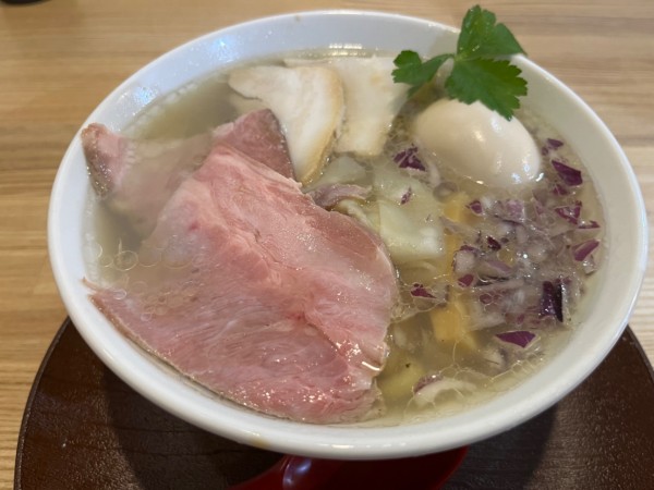 「特製しなそば（白だし）1150円」@手打ち正麺 Hachimitsuの写真