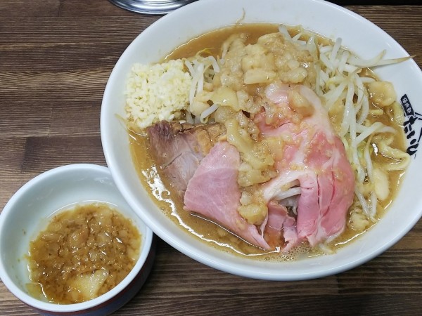 「小肉麺（麺量中・ニンニクアブラ）　850円」@極肉麺たいしの写真