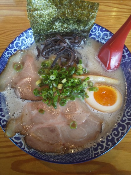 「博多とんこつ（全部のせ）」@博多ラーメン 鶴亀堂 日進本店の写真