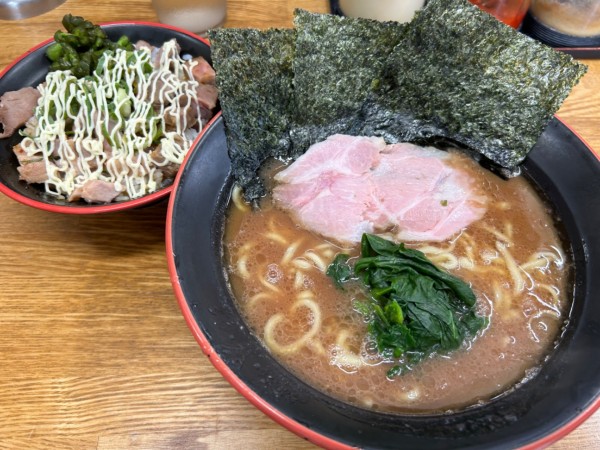 「ラーメン780円＋まかない飯50円（フォロワー限定）」@麺家 紫極の写真