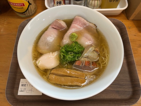 「【限定】金目出汁の塩らーめん 〜わさび風味〜」@旬菜 新舟の写真