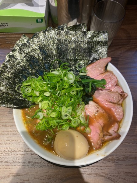 「輝道家特製ラーメン」@横浜家系らーめん 輝道家 水道橋駅前店の写真