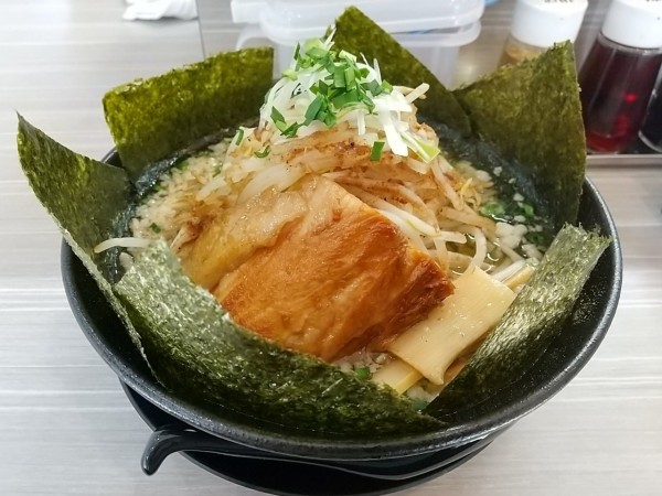 「塩らぁめん＋のり」@らあめん 一撃 草加店の写真