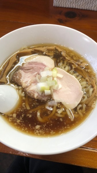 「醤油ラーメン」@無化調煮干しらぁ麺 誠実の写真