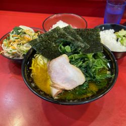 ラーメン　玉ねぎ　野菜畑　半ライス