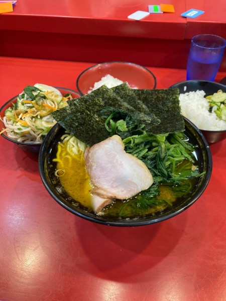 「ラーメン　玉ねぎ　野菜畑　半ライス」@家系総本山 ラーメン吉村家の写真