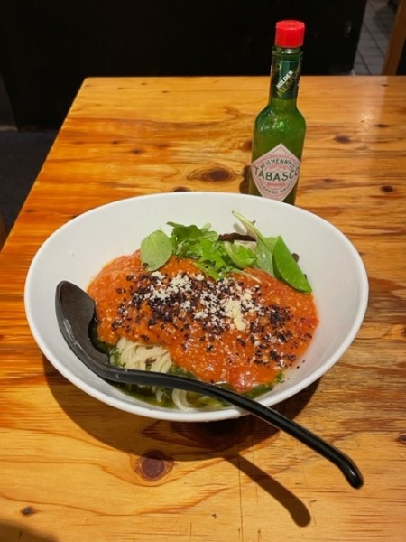 「夏麺第一弾 鶏挽肉&トマトソースの冷やし麺  900円。」@麺場 浜虎 横浜店の写真