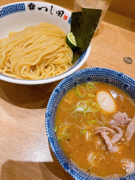 「濃厚豚崩しつけ麺」@めん徳 二代目 つじ田 福岡空港店の写真
