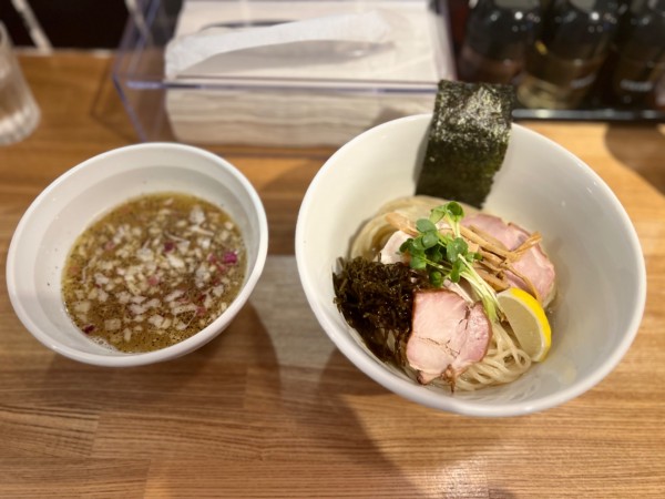 「昆布水つけ麺(塩) 1000円」@らーめん処 くろ助の写真