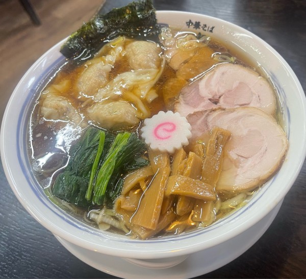 「わんたん醤油中華そば　大盛」@中華そば 半ざわの写真