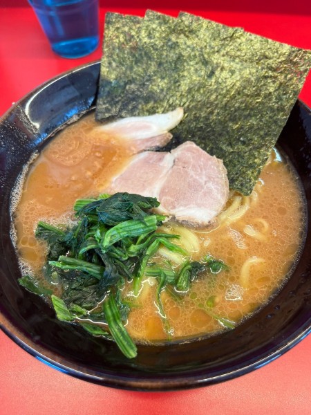 「らーめん(並)＋無料ライス」@家系ラーメン 佐々喜家の写真