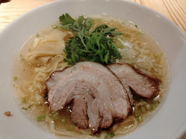 「本丸塩ラーメン」@横濱元町 本丸亭 横浜店の写真