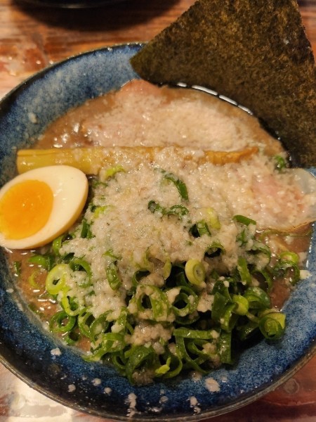 「メガトンこつ 並」@濃厚らーめん 驚麺屋の写真