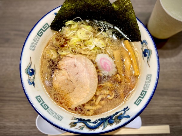 「(新)中華そば　半麺　740」@舎鈴 丸の内店の写真