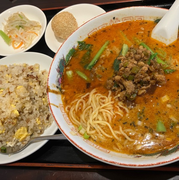 「担々麺と半チャーハン1023円」@大福元  鎌ヶ谷店の写真