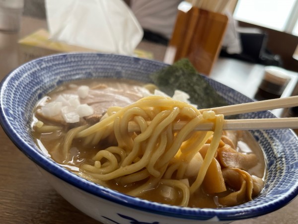 「豚✖️鶏✖️魚　濃厚らーめん中　970円」@らーめん 旭郎山の写真