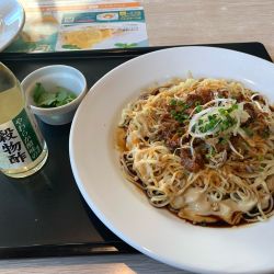冷たい汁なし担々麺(ﾊﾟｸﾁｰつき)