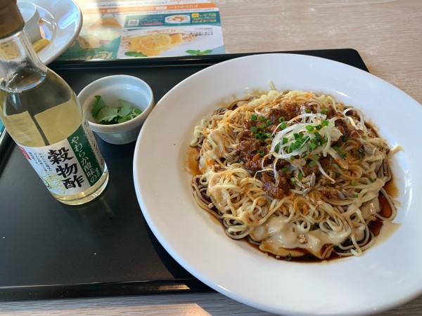 「冷たい汁なし担々麺(ﾊﾟｸﾁｰつき)」@デニーズ いわき平店の写真