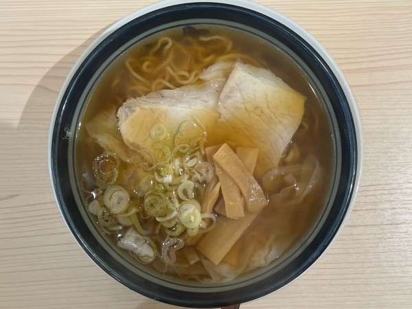 「ワンタンメン」@ワンタンメンの満月 三鷹店の写真