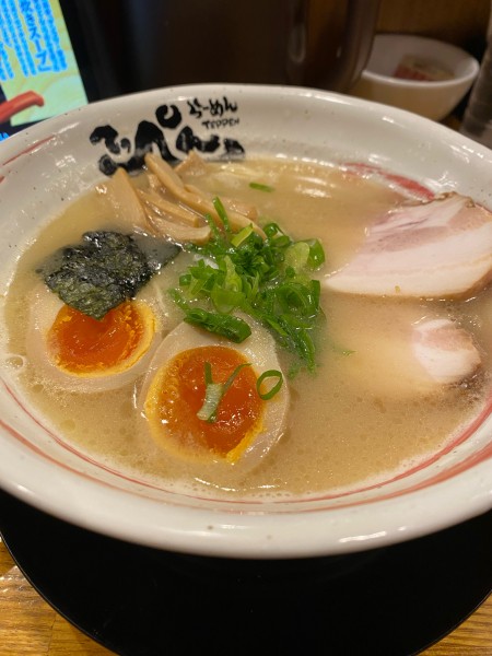「こってり豚骨塩ラーメン」@とんこつらーめん てっぺんの写真