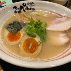 こってり豚骨塩ラーメン