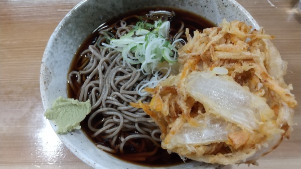 「冷やし野菜かき揚げそば(¥460)」@そば処 二葉 神田駅南口店の写真
