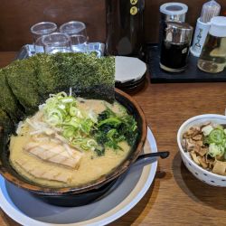ラーメンチャーシュー丼