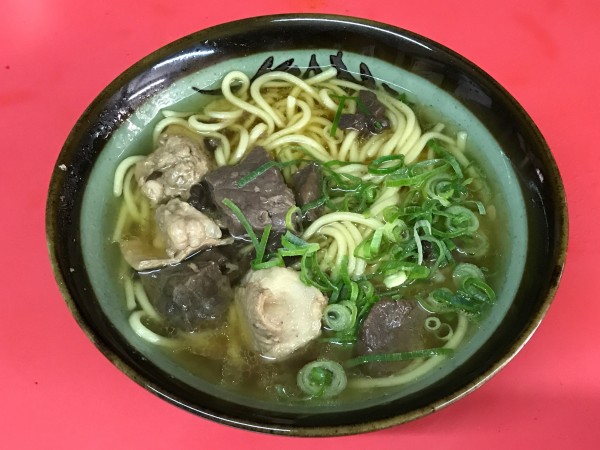 「ホルモン中華そば　450円」@きらくの写真