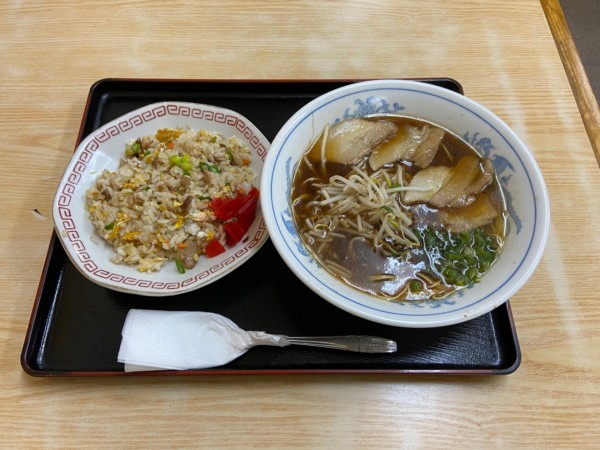 「焼きめしとラーメンセット(850円)」@めんくいの写真