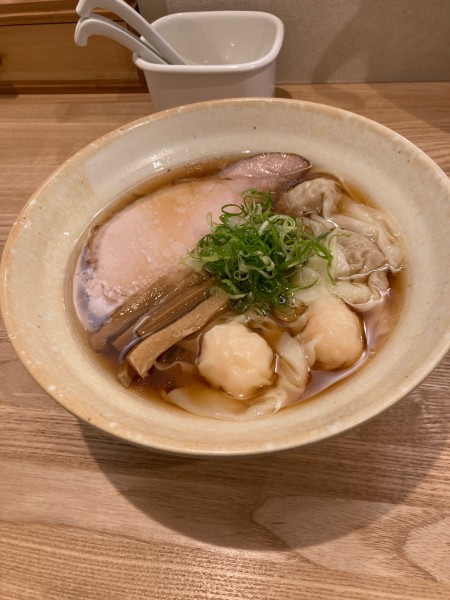 「肉と海老ワンタン麺・黒」@DURAMENTEIの写真