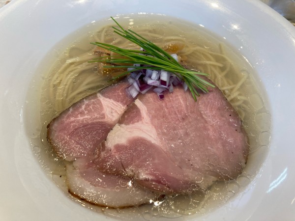 「宍道湖しじみ中華蕎麦(塩)」@宍道湖しじみ中華蕎麦 琥珀 東京本店の写真