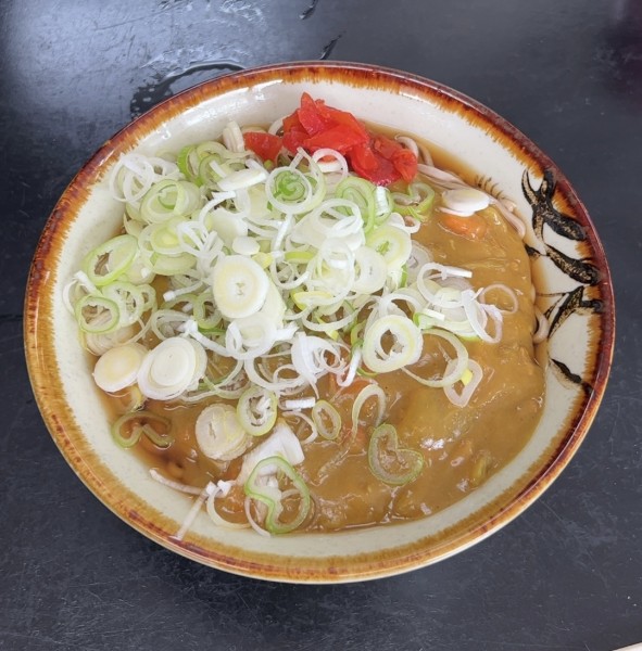 「カレーそば」@立食い 寒川そばの写真