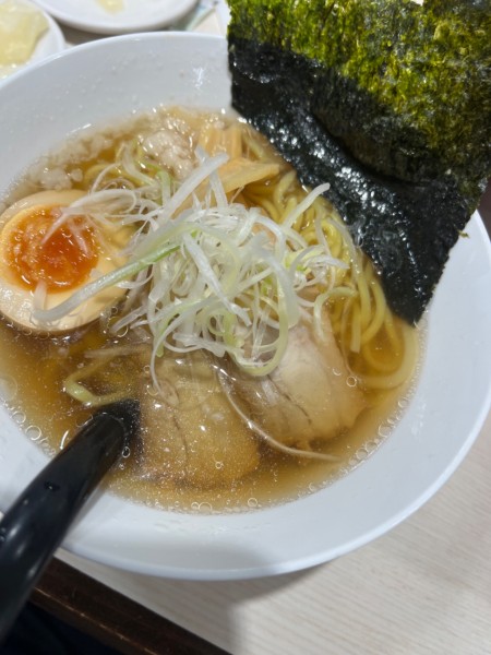 「こだわり醤油らーめん（こってり）」@魚べい 岩槻店の写真