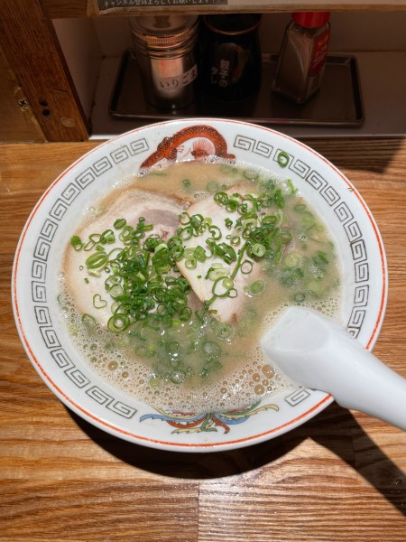 「博多ラーメン(850円)」@博多ラーメン でぶちゃん 高田馬場本店の写真