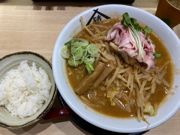 「味噌ラーメン　890円」@蔵味噌ラーメン 晴っぴ 厚木店の写真