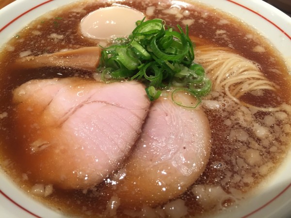 「醤油ラーメン+味玉(1030円)」@中華そば 翔々やの写真